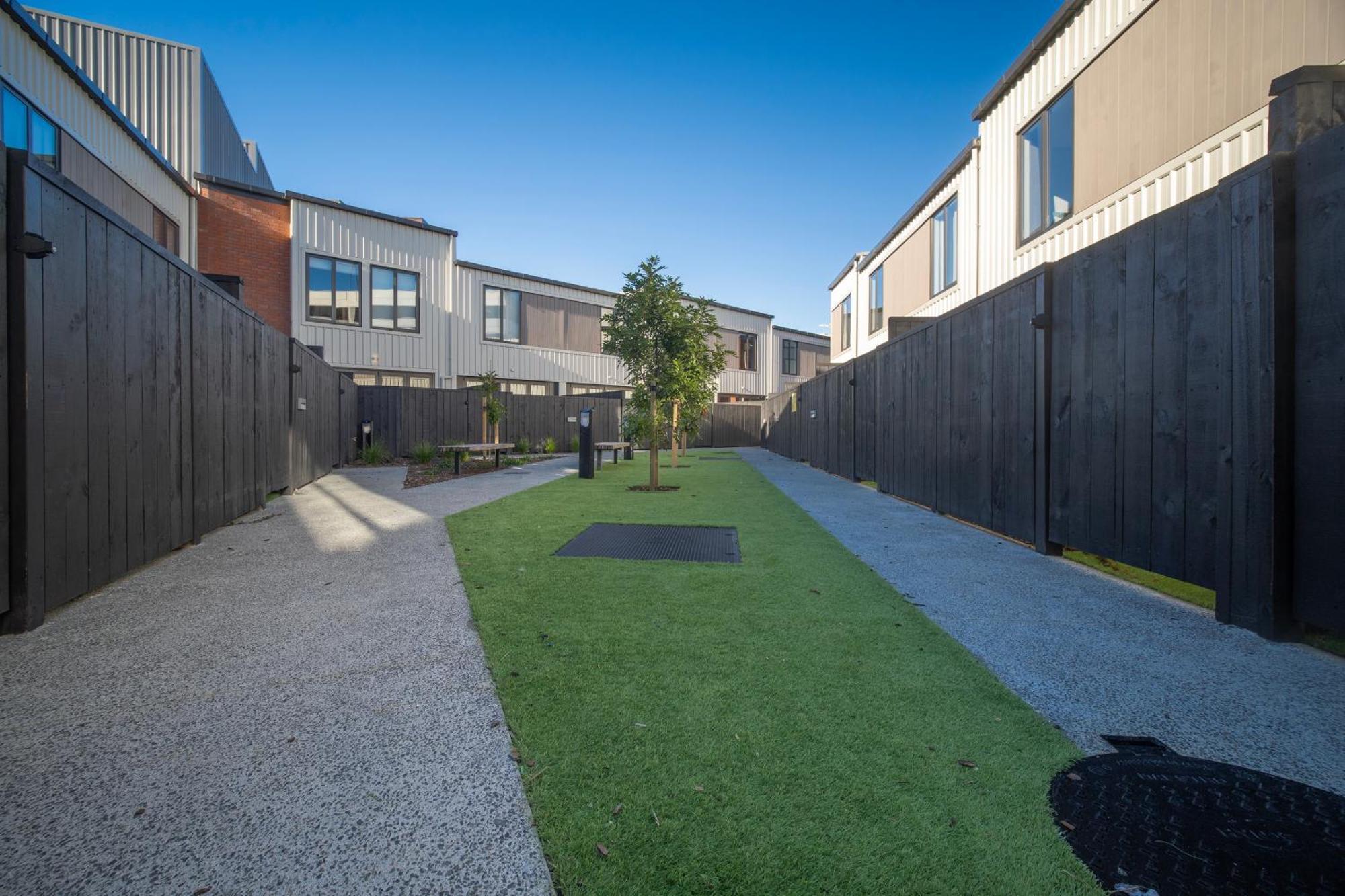 Modern Townhouse Close To City With Full Kitchen - Ellerslie Auckland Eksteriør bilde